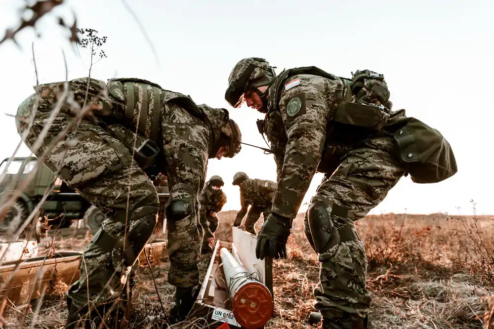 Screenshot of Iron Sentinel gameplay showing squad deployment